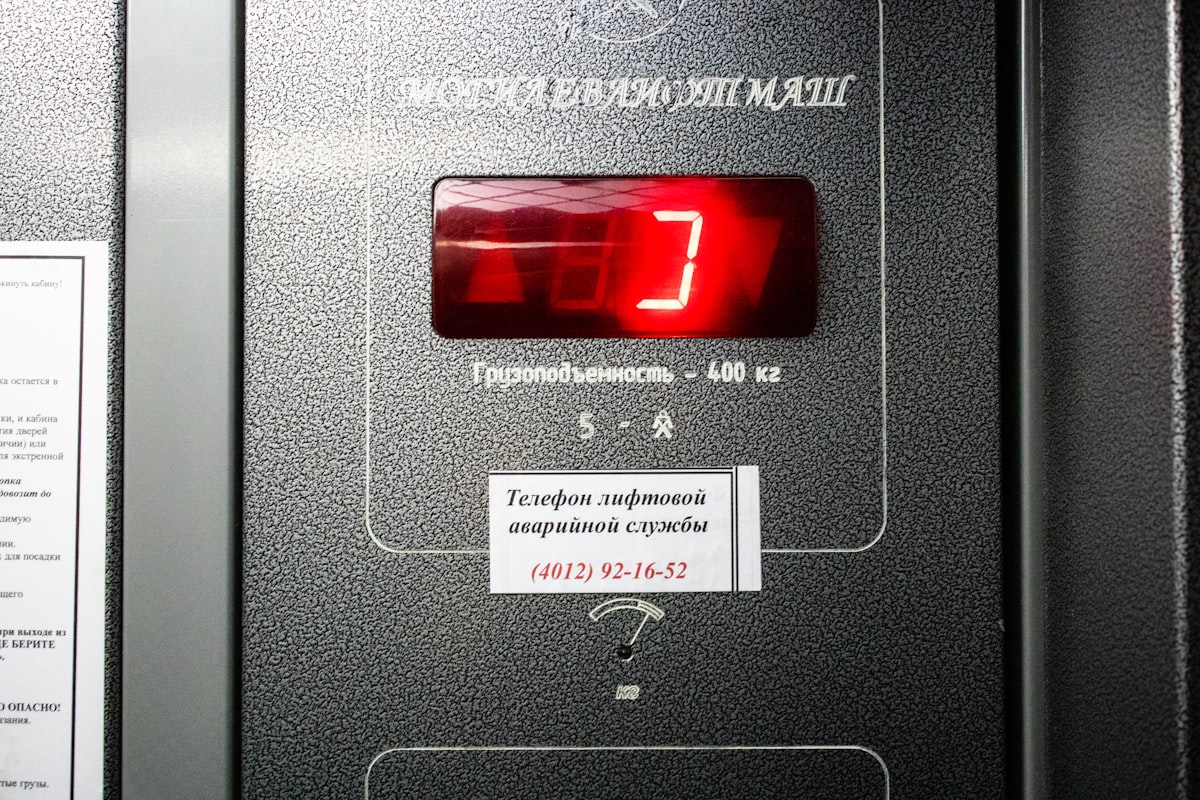 Tryby i oznaczenia na automatycznej skrzyni biegów