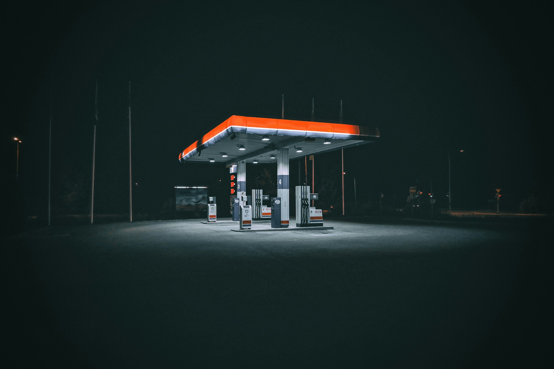 Diesel tanieje do 8,20 zł, Pb98 w górę — nowe ceny maksymalne